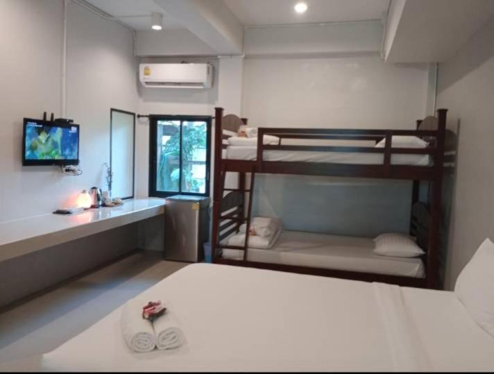 Pugdee Hotel Lang Suan Extérieur photo